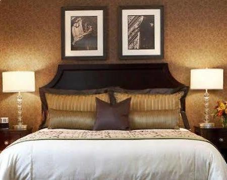 The Clarke Hotel Waukesha Phòng bức ảnh