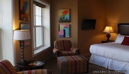 The Clarke Hotel Waukesha Ngoại thất bức ảnh